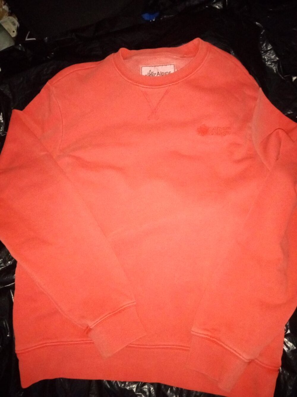 NWOT Alpine Design Red Crewneck Sweatshirt Mens Small